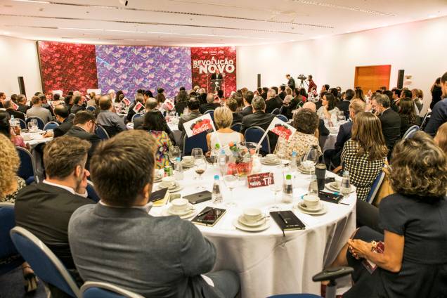 <b>O seleto público observou atento as apresentações dos palestrantes</b> <b>O seleto público observou atento as apresentações dos palestrantes</b>