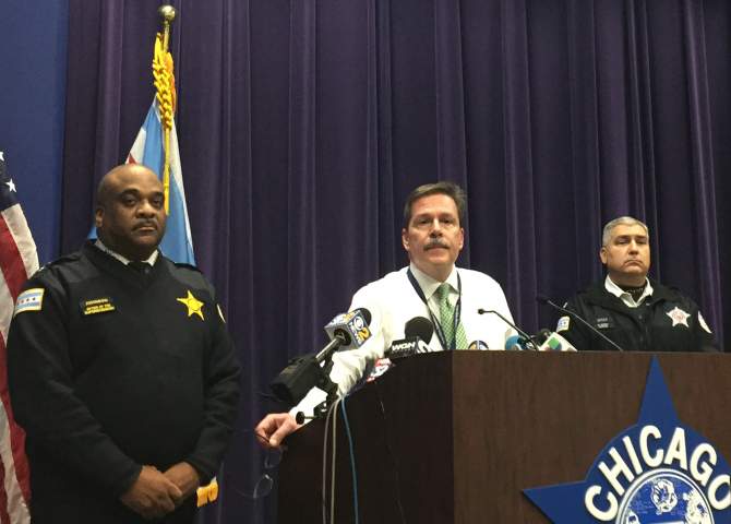 Policiais de Chicago durante uma coletiva de imprensa sobre o caso de tortura