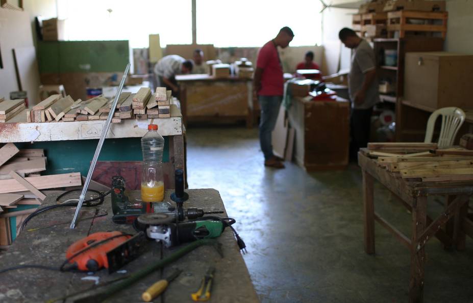 Nas oficinas, os presos podem usar qualquer tipo de ferramenta que desejem - Foto: Sérgio Dutti