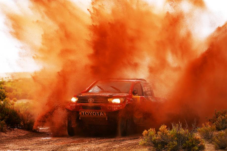 O piloto sul-africano Giniel De Villiers durante o sétimo dia do Rali Dakar 2017, entre as cidades bolivianas de La Paz e Uyuni - 09/01/2017