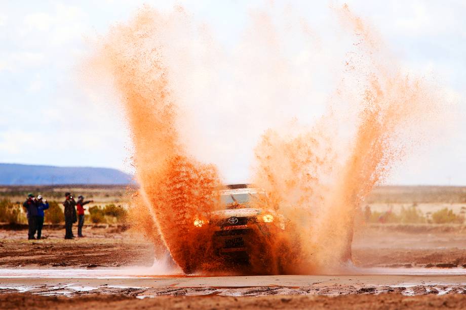 O piloto boliviano Alberto Rodrigo Gutierrez durante o sétimo dia do Rali Dakar 2017, entre as cidades bolivianas de La Paz e Uyuni - 09/01/2017