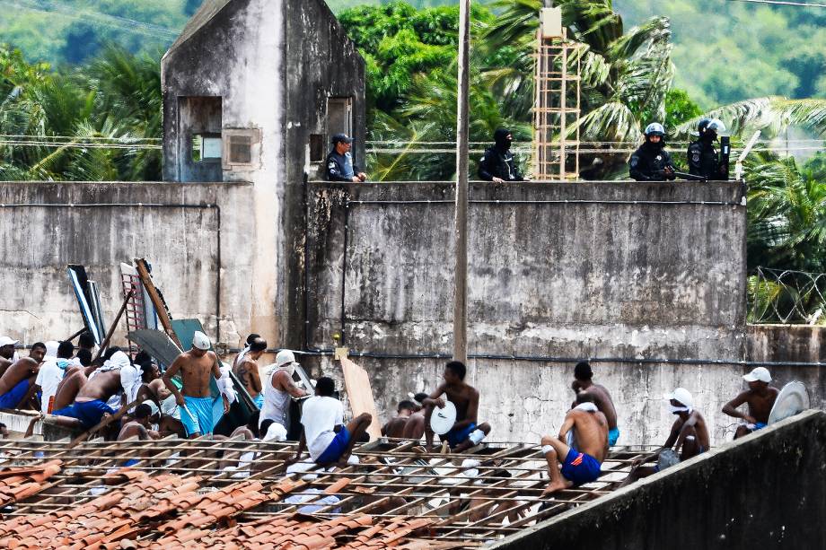 Presos rebelados Penitenciária Estadual de Alcaçuz, no Rio Grande do Norte - 16/01/2017