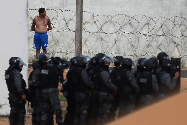 Presos rebelados Penitenciária Estadual de Alcaçuz, no Rio Grande do Norte - 16/01/2017 Presos rebelados Penitenciária Estadual de Alcaçuz, no Rio Grande do Norte - 16/01/2017