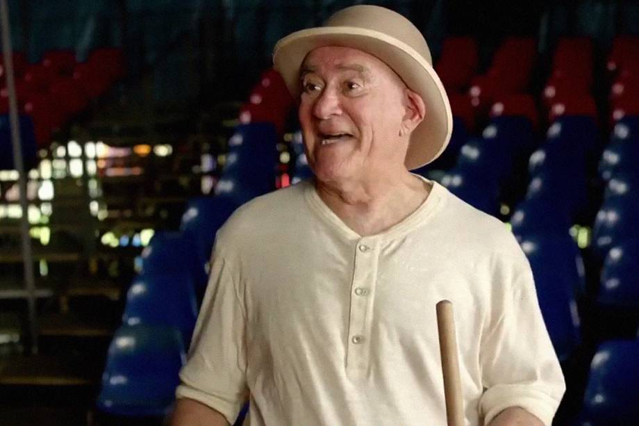 Renato Aragão no fillme "Os Saltimbancos Trapalhões Rumo a Hollywood" Renato Aragão no fillme "Os Saltimbancos Trapalhões Rumo a Hollywood"