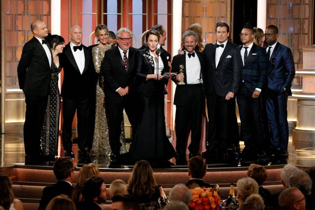 A produtora executiva Nina Jacobson recebe o Globo de Ouro de melhor minissérie ou filme para a TV por 'The People vs. O.J. Simpson' A produtora executiva Nina Jacobson recebe o Globo de Ouro de melhor minissérie ou filme para a TV por 'The People vs. O.J. Simpson'