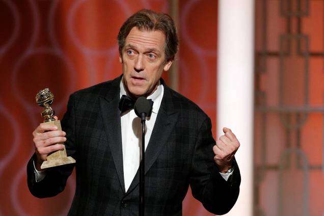 O ator Hugh Laurie recebe o Globo de Ouro de melhor coadjuvante em série de TV por seu vilão em 'The Night Manager' O ator Hugh Laurie recebe o Globo de Ouro de melhor coadjuvante em série de TV por seu vilão em 'The Night Manager'