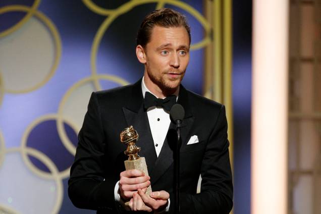 Tom Hiddleston recebe o Globo de Ouro de melhor ator em minissérie ou filme para a TV por 'The Night Manager' Tom Hiddleston recebe o Globo de Ouro de melhor ator em minissérie ou filme para a TV por 'The Night Manager'