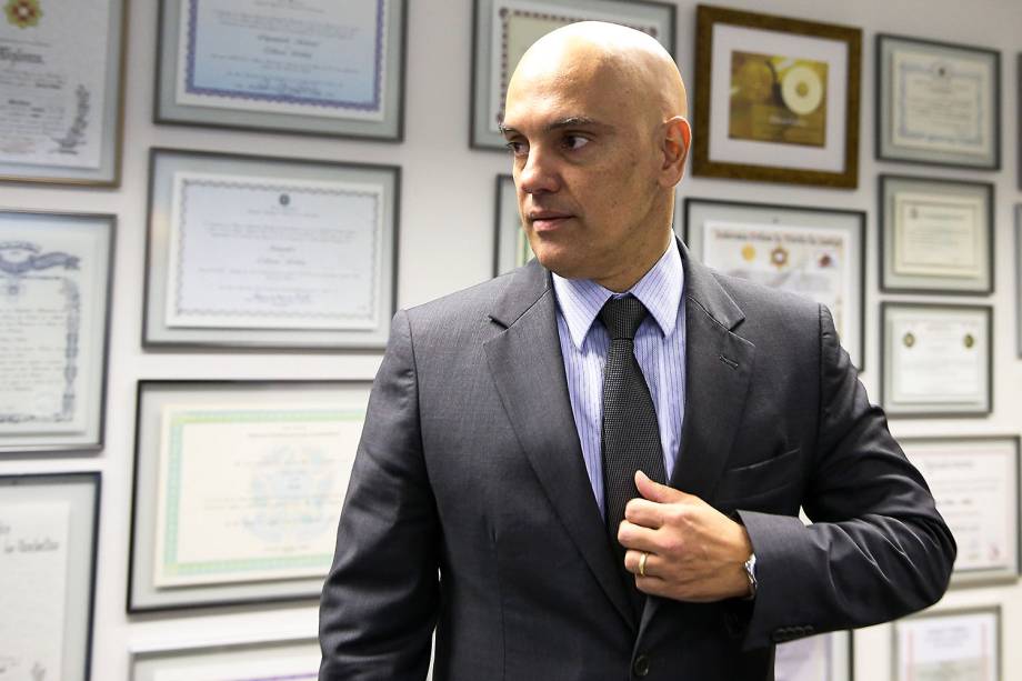 Indicado a vaga no STF e licenciado no cargo de ministro da Justiça, Alexandre de Moraes visita o senador Edison Lobão em seu gabinete em Brasília, DF - 09/02/2017