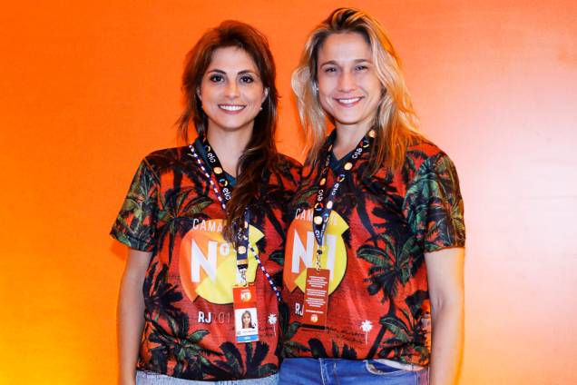 Fernanda Gentil (dir) e a namorada Priscila Montandon (esq), no camarote da Marquês de Sapucaí - 27/02/2017 Fernanda Gentil (dir) e a namorada Priscila Montandon (esq), no camarote da Marquês de Sapucaí - 27/02/2017