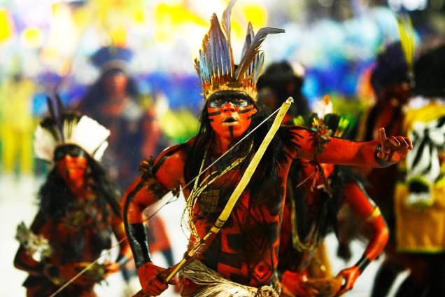 Com o enredo 'Carnavaleidoscópio tropifágico', a escola de samba Paraíso do Tuiuti abre a primeira noite de desfiles no Sambódromo da Marquês de Sapucaí, no Rio de Janeiro (RJ) - 26/02/2017 Com o enredo 'Carnavaleidoscópio tropifágico', a escola de samba Paraíso do Tuiuti abre a primeira noite de desfiles no Sambódromo da Marquês de Sapucaí, no Rio de Janeiro (RJ) - 26/02/2017