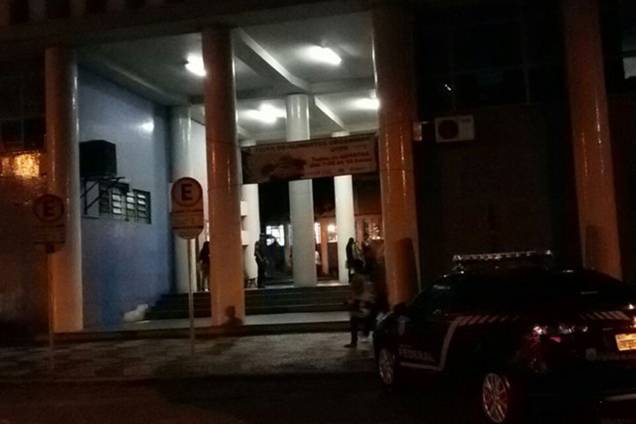Polícia Federal deflagra operação Research para combater desvio de recursos públicos na Universidade Federal do Paraná Polícia Federal deflagra operação Research para combater desvio de recursos públicos na Universidade Federal do Paraná