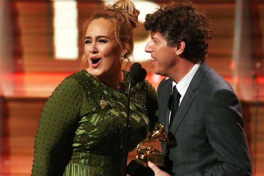 A cantora Adele durante a cerimônia da 59ª edição do Grammy no Staples Center, em Los Angeles, nos Estados Unidos - 12/02/2017