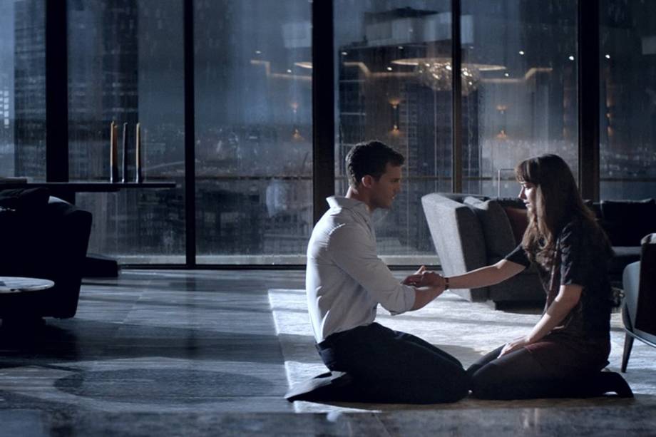 Cena do filme 'Cinquenta Tons Mais Escuros' Cena do filme 'Cinquenta Tons Mais Escuros'