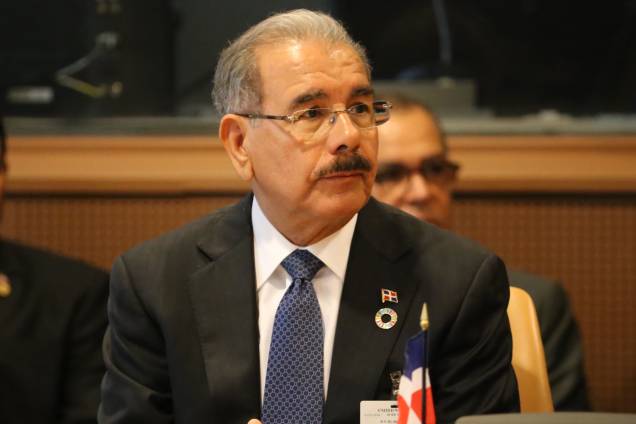 Danilo Medina - A República Dominicana foi o país onde a Odebrecht pagou a maior quantidade de propinas em relação aos contratos. Foram 92 milhões de dólares frente 163 milhões em benefícios obtidos pela empreiteira. No início de fevereiro, os brasileiros assinaram um acordo de leniência com os procuradores locais e pagarão um multa de 184 milhões de dólares em oito anos. O conteúdo teve sigilo decretado Danilo Medina - A República Dominicana foi o país onde a Odebrecht pagou a maior quantidade de propinas em relação aos contratos. Foram 92 milhões de dólares frente 163 milhões em benefícios obtidos pela empreiteira. No início de fevereiro, os brasileiros assinaram um acordo de leniência com os procuradores locais e pagarão um multa de 184 milhões de dólares em oito anos. O conteúdo teve sigilo decretado