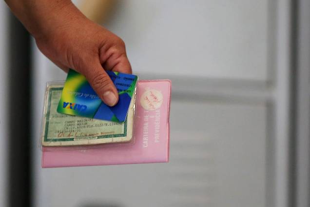 Cartão do Cidadão é usado em caixa eletrônico para informações e saque do FGTS Cartão do Cidadão é usado em caixa eletrônico para informações e saque do FGTS