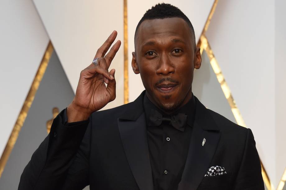 Indicado na categoria de Melhor Ator Coadjuvante em 'Moonlight: Sob a Luz do Luar' o ator Mahershala Ali chega para a cerimônia do Oscar em Hollywood - 26/02/2016