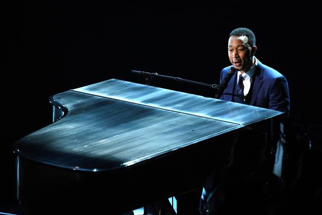 John Legend apresenta a canção "City of Stars" do filme 'La La Land: Cantando Estações' durante a cerimônia do Oscar - 26/02/2017 John Legend apresenta a canção "City of Stars" do filme 'La La Land: Cantando Estações' durante a cerimônia do Oscar - 26/02/2017