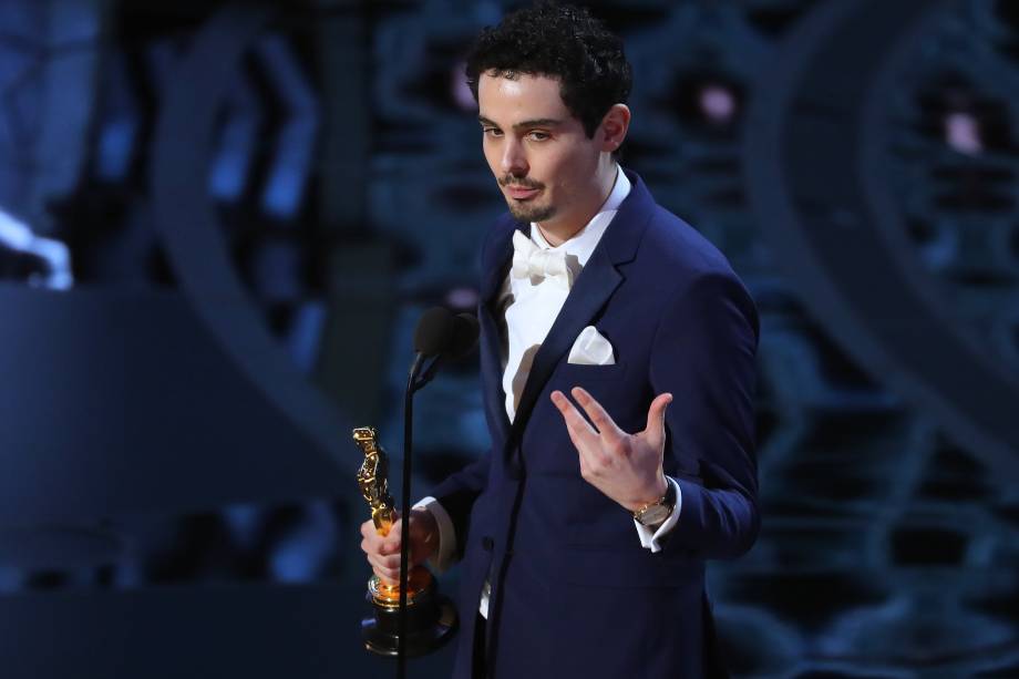 Damien Chazelle recebe o Oscar de Melhor Diretor pelo filme 'La La Land: Cantando Estações' - 27/02/2017