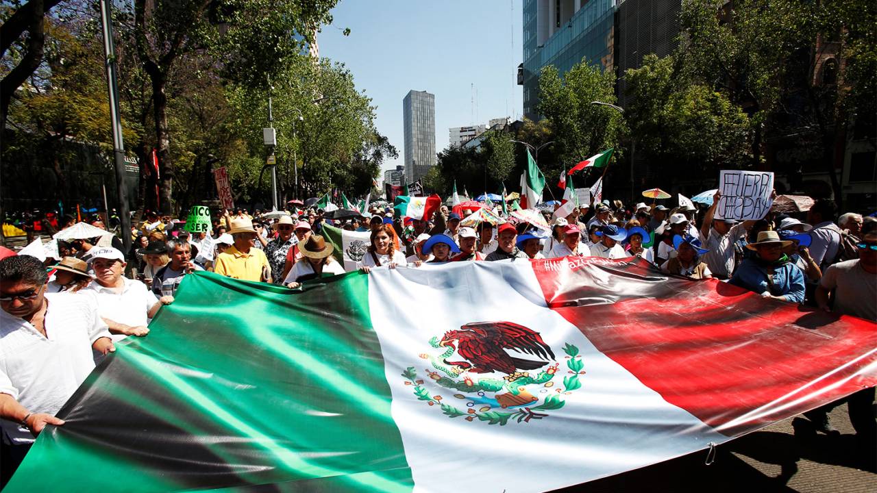 Milhares de pessoas fazem protesto no México contra Donald Trump - 12/02/2017