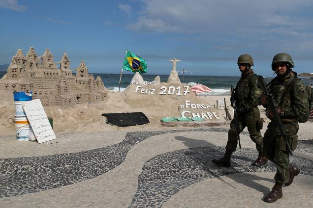 Movimentação de Militares do Exército na praia de Copacabana, no Rio de Janeiro - 14/02/2017 Movimentação de Militares do Exército na praia de Copacabana, no Rio de Janeiro - 14/02/2017