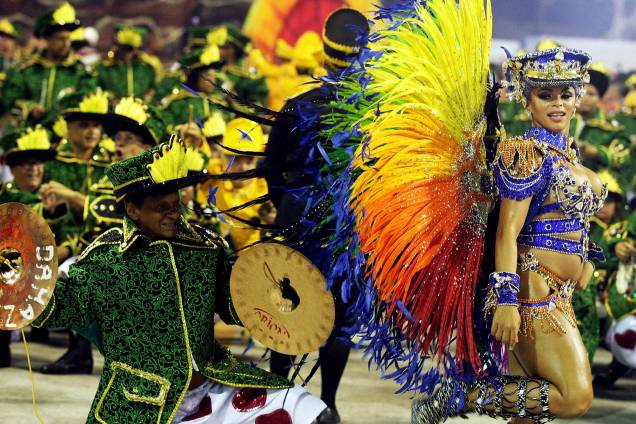 Rainha de bateria Carol Marins com a fantasia Cores da Liberdade da Paraíso do Tuiuti durante o primeiro dia de Desfiles das escolas de samba do Grupo Especial na Marquês de Sapucaí no Rio Janeiro,RJ - 26/02/2017 Rainha de bateria Carol Marins com a fantasia Cores da Liberdade da Paraíso do Tuiuti durante o primeiro dia de Desfiles das escolas de samba do Grupo Especial na Marquês de Sapucaí no Rio Janeiro,RJ - 26/02/2017