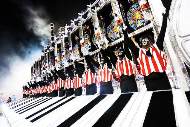 Desfile da escola de samba Unidos de Vila Isabel, no Sambódromo da Marquês de Sapucaí, no Rio de Janeiro (RJ) - 27/02/2017 Desfile da escola de samba Unidos de Vila Isabel, no Sambódromo da Marquês de Sapucaí, no Rio de Janeiro (RJ) - 27/02/2017