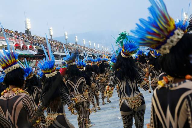 Com o enredo 'A virgem dos lábios de mel - Iracema', a escola de samba Beija-Flor de Nilópolis desfila no Sambódromo da Marquês de Sapucaí, no Rio de Janeiro (RJ) - 27/02/2017 Com o enredo 'A virgem dos lábios de mel - Iracema', a escola de samba Beija-Flor de Nilópolis desfila no Sambódromo da Marquês de Sapucaí, no Rio de Janeiro (RJ) - 27/02/2017