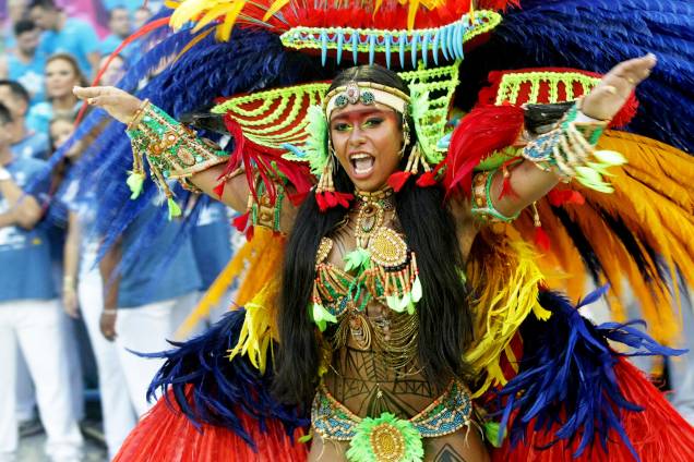 A rainha de bateria da Beija-Flor de Nilópolis, Raíssa de Oliveira, durante a primeira noite de desfiles na Marquês de Sapucaí - 27/02/2017 A rainha de bateria da Beija-Flor de Nilópolis, Raíssa de Oliveira, durante a primeira noite de desfiles na Marquês de Sapucaí - 27/02/2017
