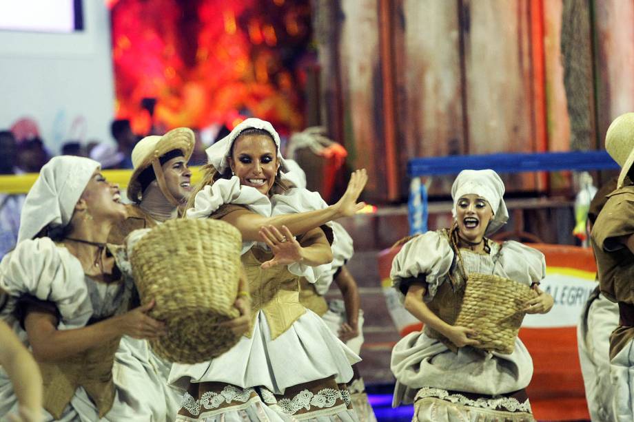 Com o enredo ' Ivete do rio ao Rio', a escola de samba Acadêmicos do Grande Rio desfila no Sambódromo da Marquês de Sapucaí, no Rio de Janeiro (RJ) - 26/02/2017