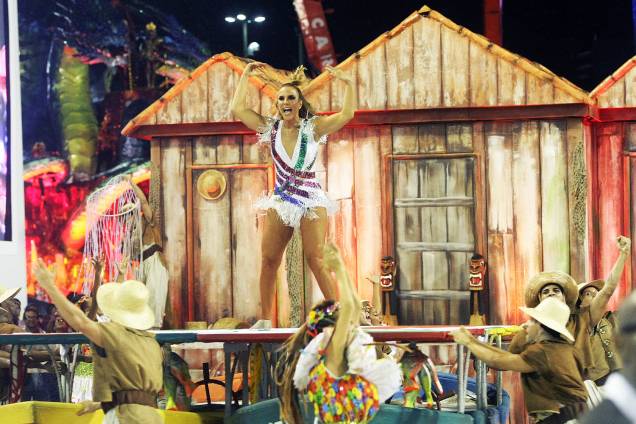 Com o enredo ' Ivete do rio ao Rio', a escola de samba Acadêmicos do Grande Rio desfila no Sambódromo da Marquês de Sapucaí, no Rio de Janeiro (RJ) - 26/02/2017 Com o enredo ' Ivete do rio ao Rio', a escola de samba Acadêmicos do Grande Rio desfila no Sambódromo da Marquês de Sapucaí, no Rio de Janeiro (RJ) - 26/02/2017