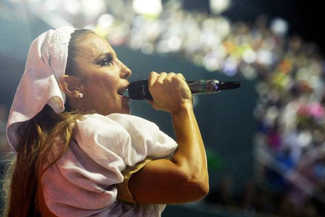 Com o enredo ' Ivete do rio ao Rio', a escola de samba Acadêmicos do Grande Rio desfila no Sambódromo da Marquês de Sapucaí, no Rio de Janeiro (RJ) - 26/02/2017 Com o enredo ' Ivete do rio ao Rio', a escola de samba Acadêmicos do Grande Rio desfila no Sambódromo da Marquês de Sapucaí, no Rio de Janeiro (RJ) - 26/02/2017