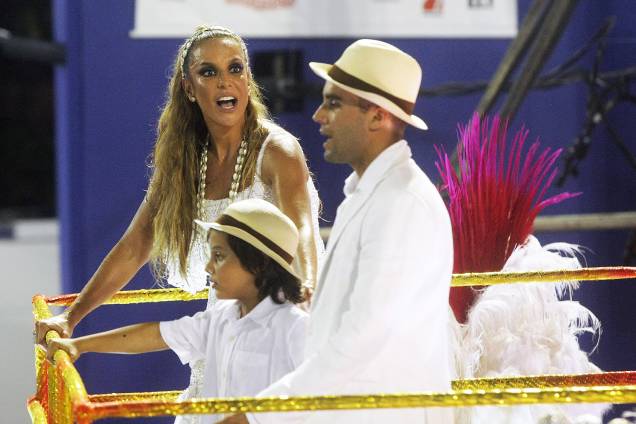 Com o enredo ' Ivete do rio ao Rio', a escola de samba Acadêmicos do Grande Rio desfila no Sambódromo da Marquês de Sapucaí, no Rio de Janeiro (RJ) - 26/02/2017 Com o enredo ' Ivete do rio ao Rio', a escola de samba Acadêmicos do Grande Rio desfila no Sambódromo da Marquês de Sapucaí, no Rio de Janeiro (RJ) - 26/02/2017
