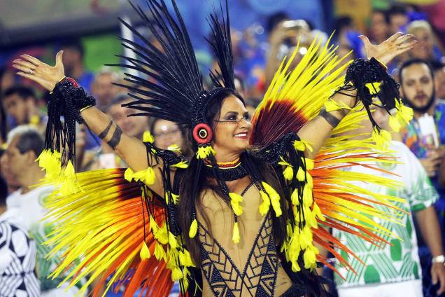 A musa da Imperatriz Leopoldinense, Luiza Brunet, durante a primeira noite do desfile das escolas de samba do Grupo Especial carioca - 27/02/2017 A musa da Imperatriz Leopoldinense, Luiza Brunet, durante a primeira noite do desfile das escolas de samba do Grupo Especial carioca - 27/02/2017
