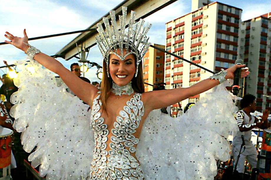 Trio elétrico do Timbalada durante o Carnaval de Salvador na Bahia