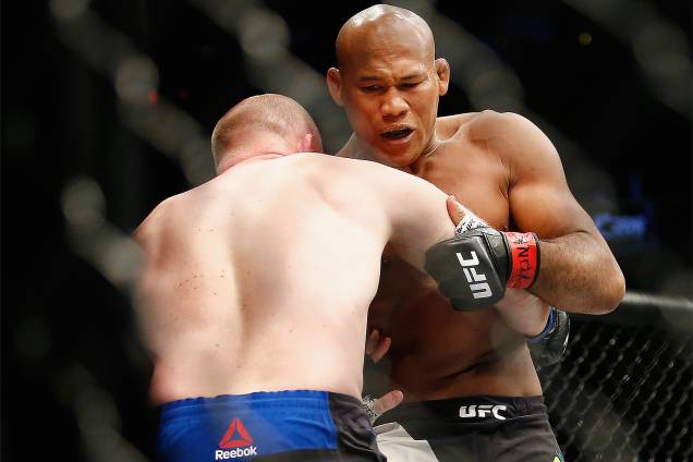 Jacaré finaliza Boetsch com Kimura no primeiro round do UFC 208 - 12/02/2017 Jacaré finaliza Boetsch com Kimura no primeiro round do UFC 208 - 12/02/2017