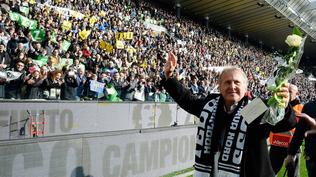 Zico é homenageado pela Udinese na Itália
