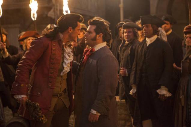 Josh Gad e Luke Evans em cena do filme 'A Bela e a Fera' Josh Gad e Luke Evans em cena do filme 'A Bela e a Fera'