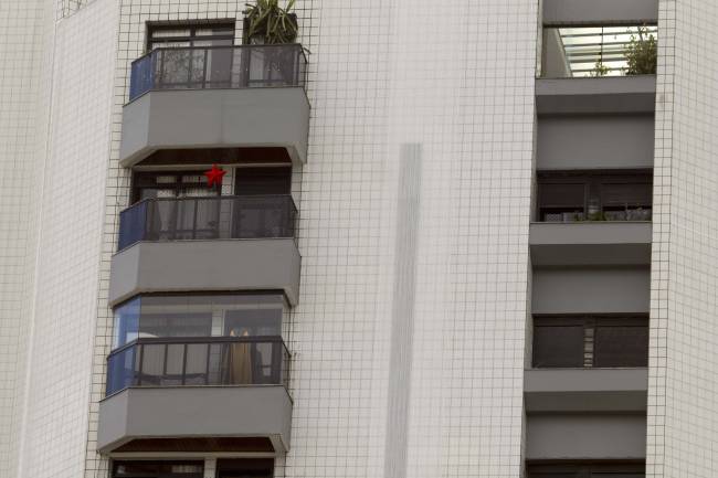 Sérgio Moro ordena sequestro de apartamento que seria de Lula Sérgio Moro ordena sequestro de apartamento que seria de Lula