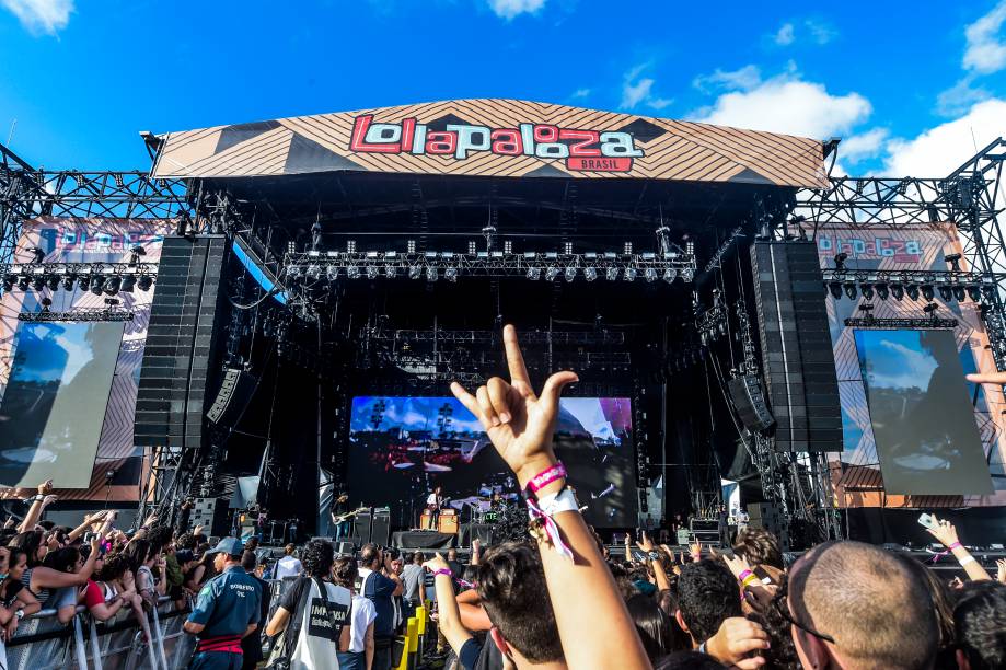 Show do Cage the Elephant levanta o público na 6ª edição do Lollapalooza