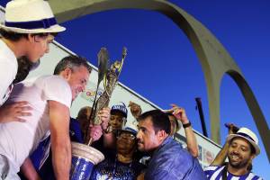 Integrantes da Portela comemoram o título do Carnaval 2017, no Rio de Janeiro Integrantes da Portela comemoram o título do Carnaval 2017, no Rio de Janeiro
