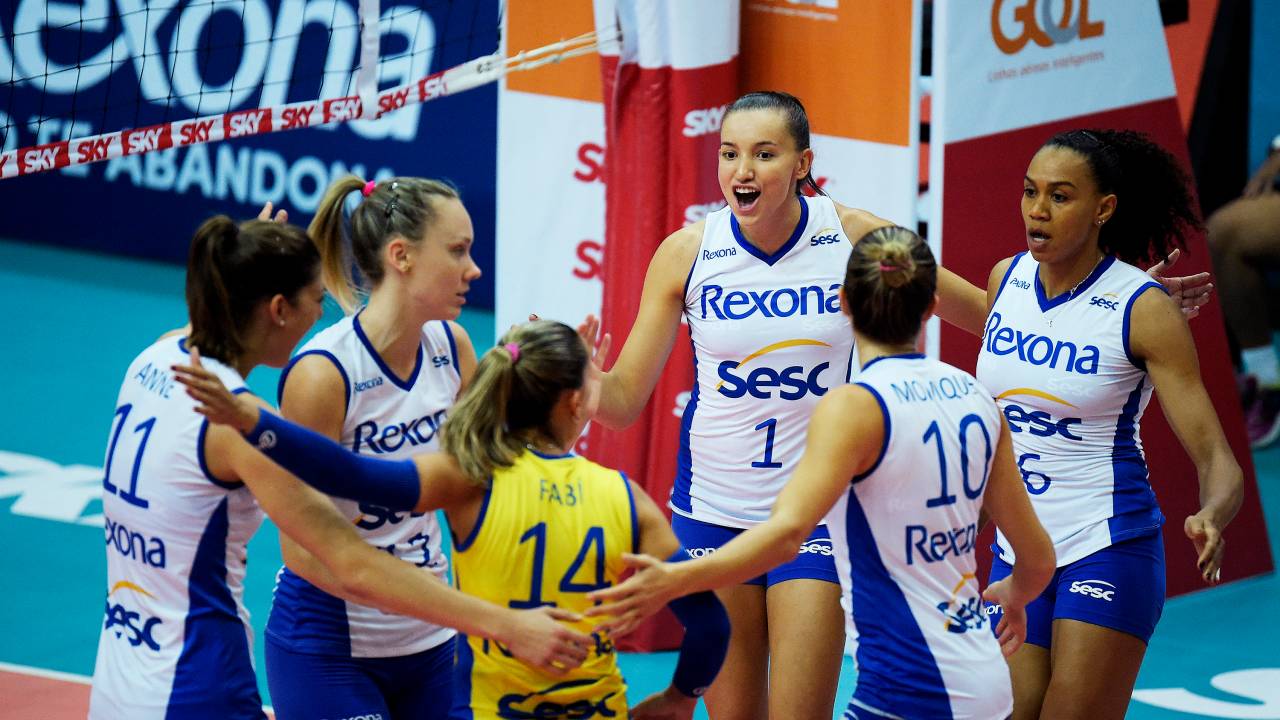 Equipe do Rexona Sesc de vôlei feminino