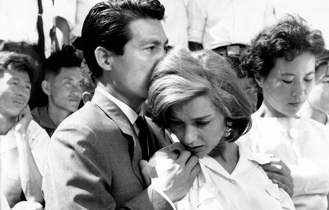 Eiji Okada e Emmanuelle Riva em 'Hiroshima, Meu Amor'