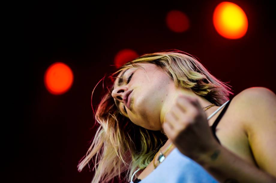 MØ se apresenta no segundo dia do Lollapalooza 2017, no autódromo de Interlagos