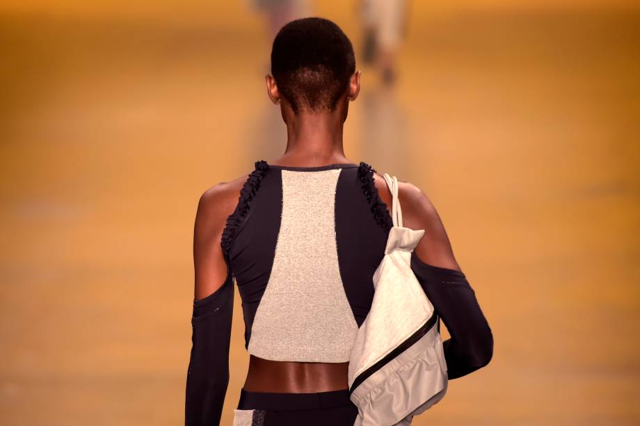 Modelos desfilam para a grife Memo, na 43ª edição do São Paulo Fashion Week, do Bienal do Ibirapuera