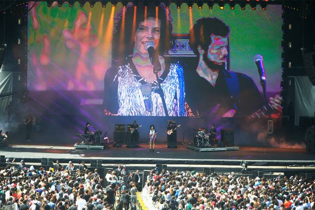 A cantora Céu durante o segundo dia do Festival Lollapalooza 2017 no autódromo de Interlagos, em São Paulo A cantora Céu durante o segundo dia do Festival Lollapalooza 2017 no autódromo de Interlagos, em São Paulo