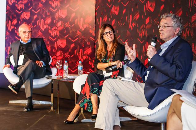 DEBATE – A Era da Sustentabilidade – Ela é tão essencial para as empresas quanto o lucro. DEBATE – A Era da Sustentabilidade – Ela é tão essencial para as empresas quanto o lucro.
