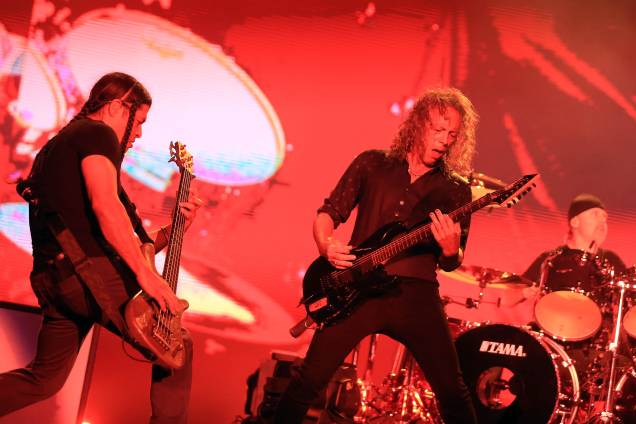 A banda Metallica no palco principal durante o show mais esperado do primeiro dia da 6ª edição do Lollapalooza A banda Metallica no palco principal durante o show mais esperado do primeiro dia da 6ª edição do Lollapalooza