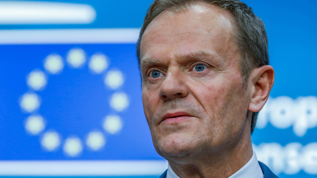 Donald Tusk é reeleito para a presidência do Conselho Europeu