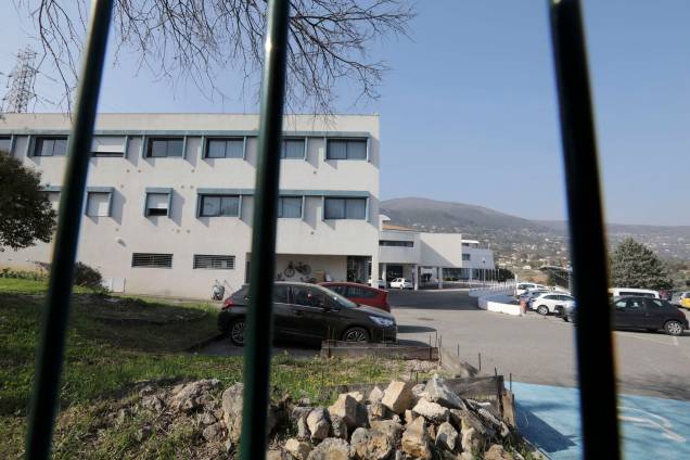 Vista da escola Tocqueville depois de um tiroteio que deixou ao menos oito pessoas, em Grasse, sul da França - 16/03/2017 Vista da escola Tocqueville depois de um tiroteio que deixou ao menos oito pessoas, em Grasse, sul da França - 16/03/2017