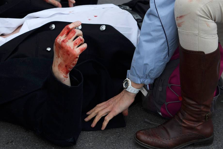 Feridos após tiroteio perto da ponte de Westminster em Londres, Inglaterra - 22/03/2017